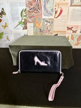 Women's Black and Pink Wristlet Wallet nwt vintage kohls